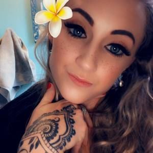 Meet your Posher, Steph